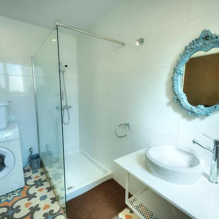 Traditional Townhouse Near Seafront, Roof Terrace Rthe1-1 דירה