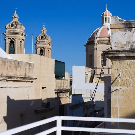 Traditional Townhouse Near Seafront, Roof Terrace Rthe1-1 דירה