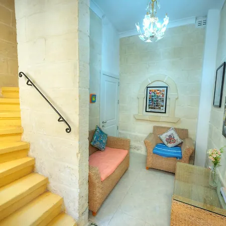Traditional Townhouse Near Seafront, Roof Terrace Rthe1-1