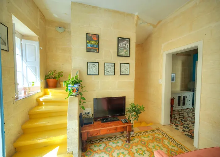 Traditional Townhouse Near Seafront, Roof Terrace Rthe1-1 * סנגלאה