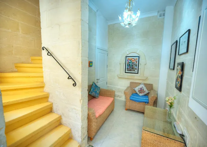 Traditional Townhouse Near Seafront, Roof Terrace Rthe1-1