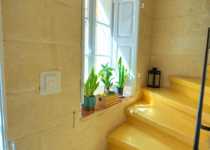 Traditional Townhouse Near Seafront, Roof Terrace Rthe1-1 דירה