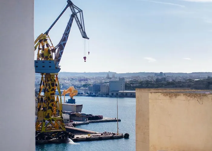 Traditional Townhouse Near Seafront, Roof Terrace Rthe1-1